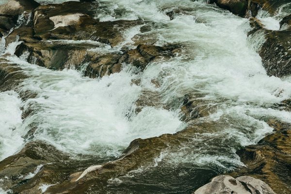 Quels sont les meilleurs spots pour observer les aurores boréales en Norvège : périodes et équipements recommandés ?